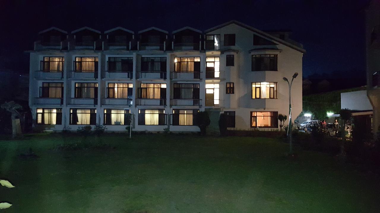 Hotel Paradise At Dal Lake Srīnagar Eksteriør billede